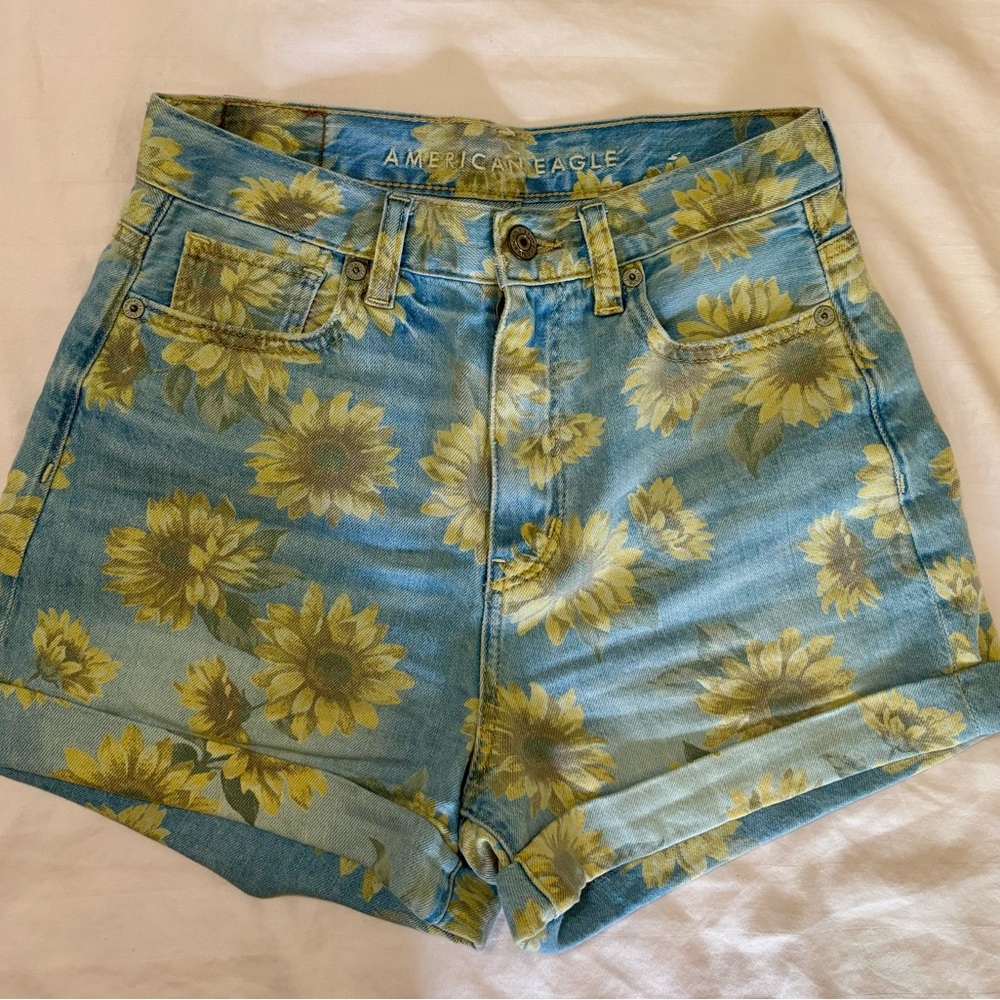 American Eagle Outfitters Women's Blue Sunflower Floral Shorts🌻